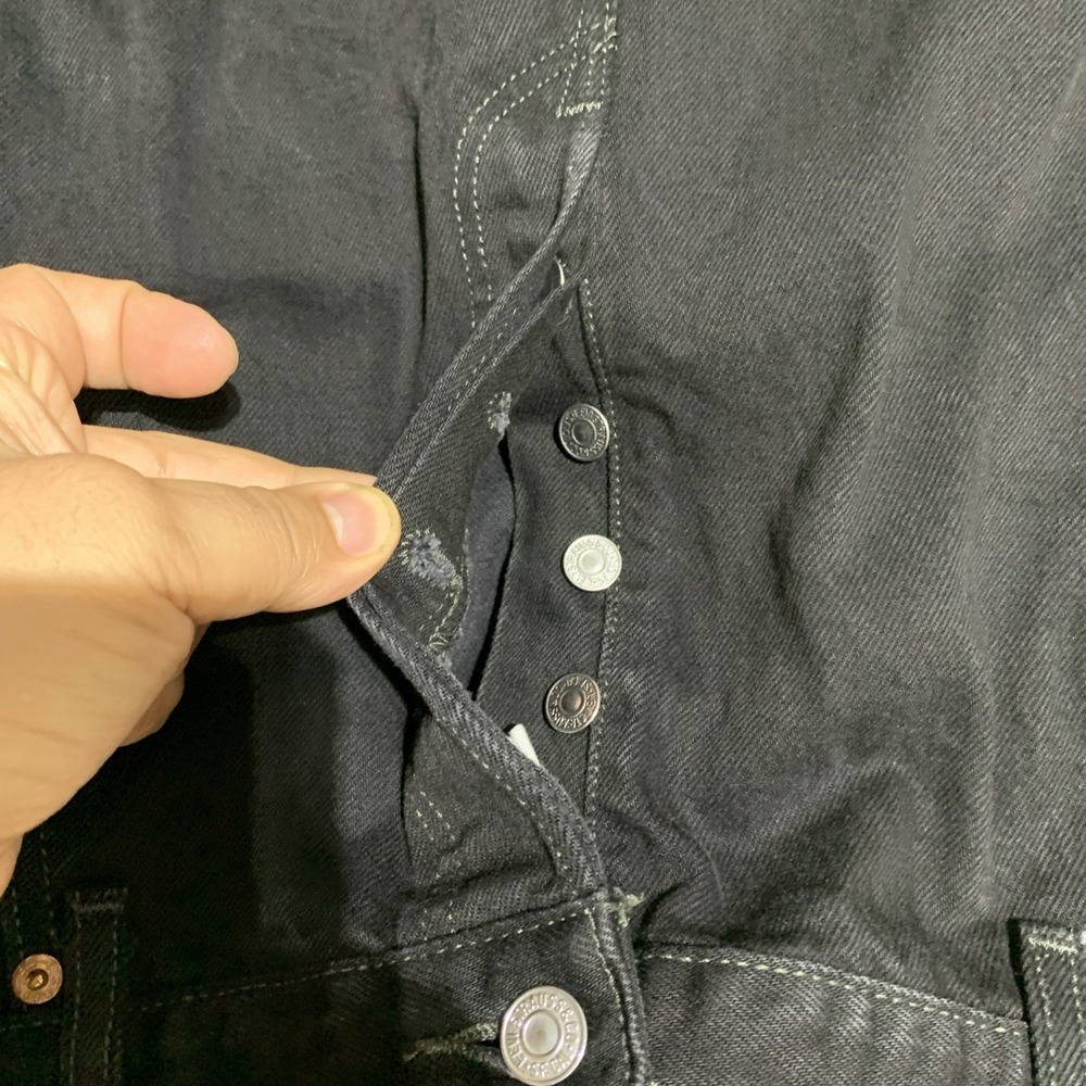 Vtg 90s Levis 501 Jeans Mens Tag 40x30 Black Denim Button Fly - Picture 10 of 10